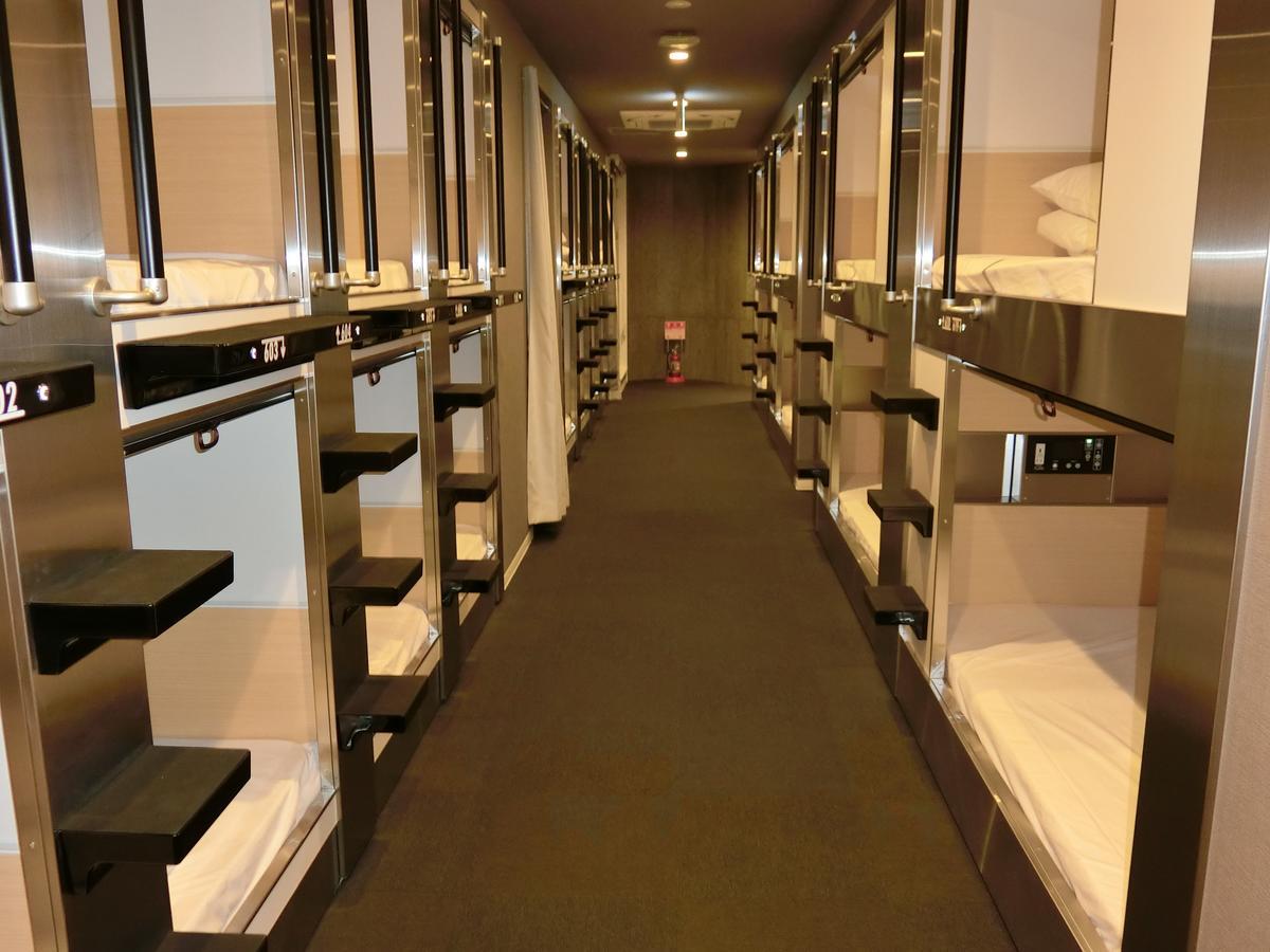 Capsule Hotel Valie Ebisucho Osaka Exteriör bild
