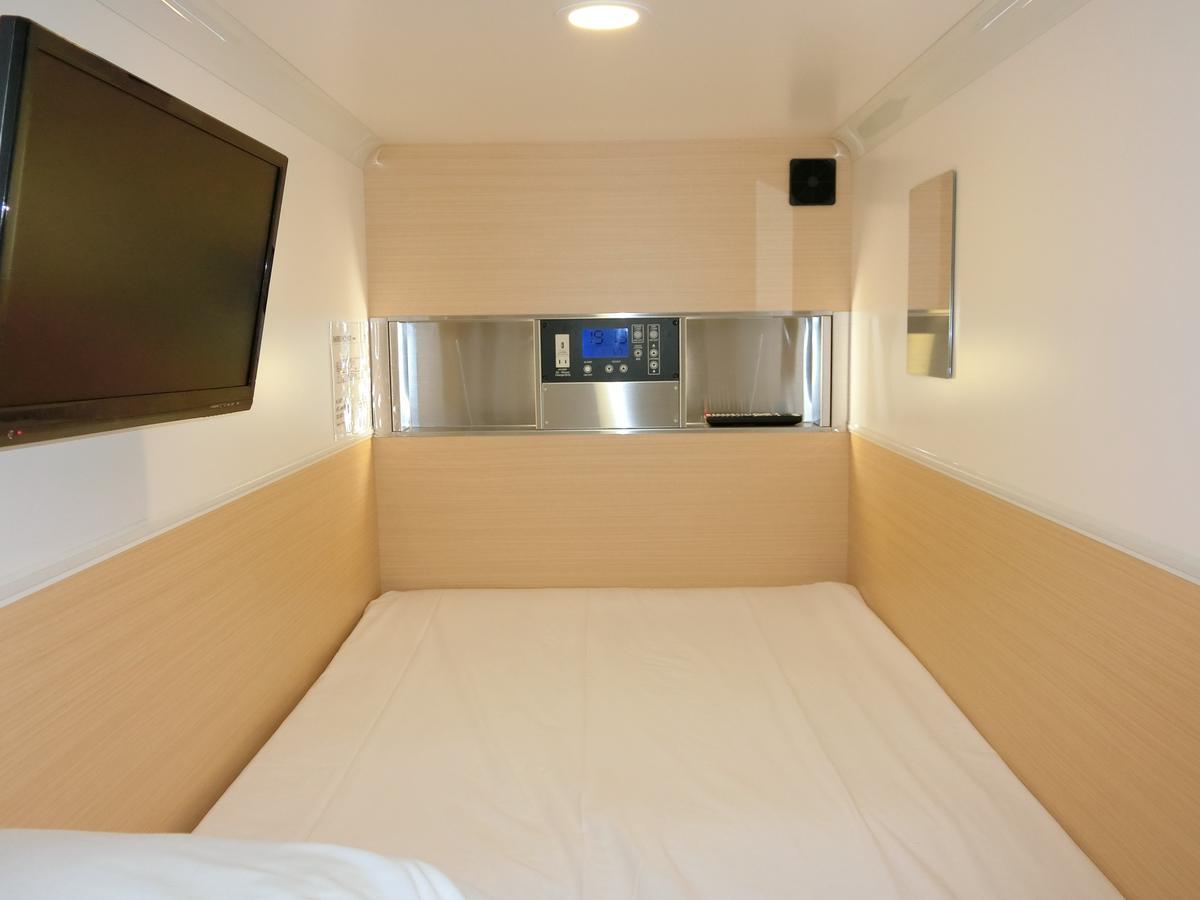 Capsule Hotel Valie Ebisucho Osaka Exteriör bild
