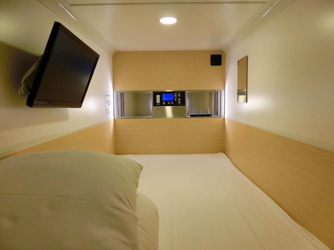 Capsule Hotel Valie Ebisucho Osaka Exteriör bild