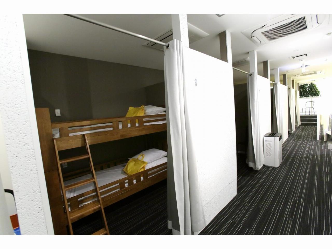 Capsule Hotel Valie Ebisucho Osaka Exteriör bild