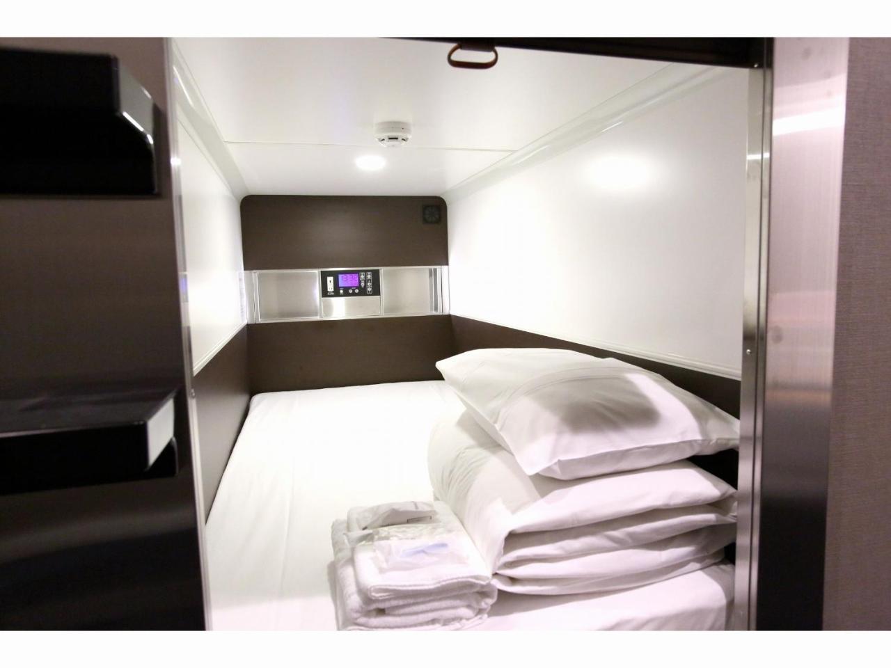 Capsule Hotel Valie Ebisucho Osaka Exteriör bild