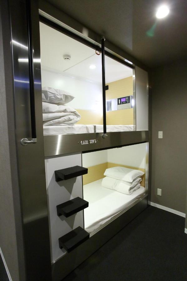 Capsule Hotel Valie Ebisucho Osaka Exteriör bild