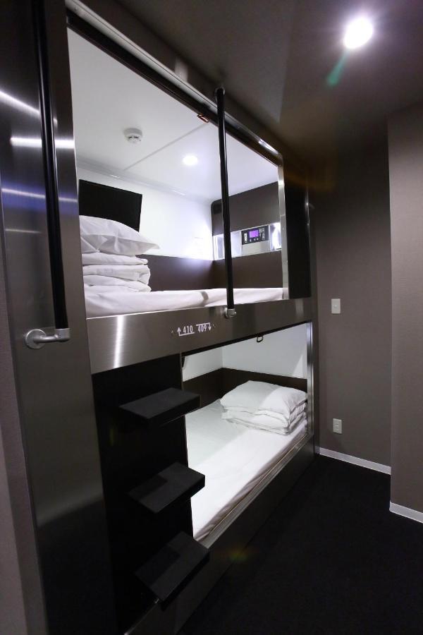 Capsule Hotel Valie Ebisucho Osaka Exteriör bild